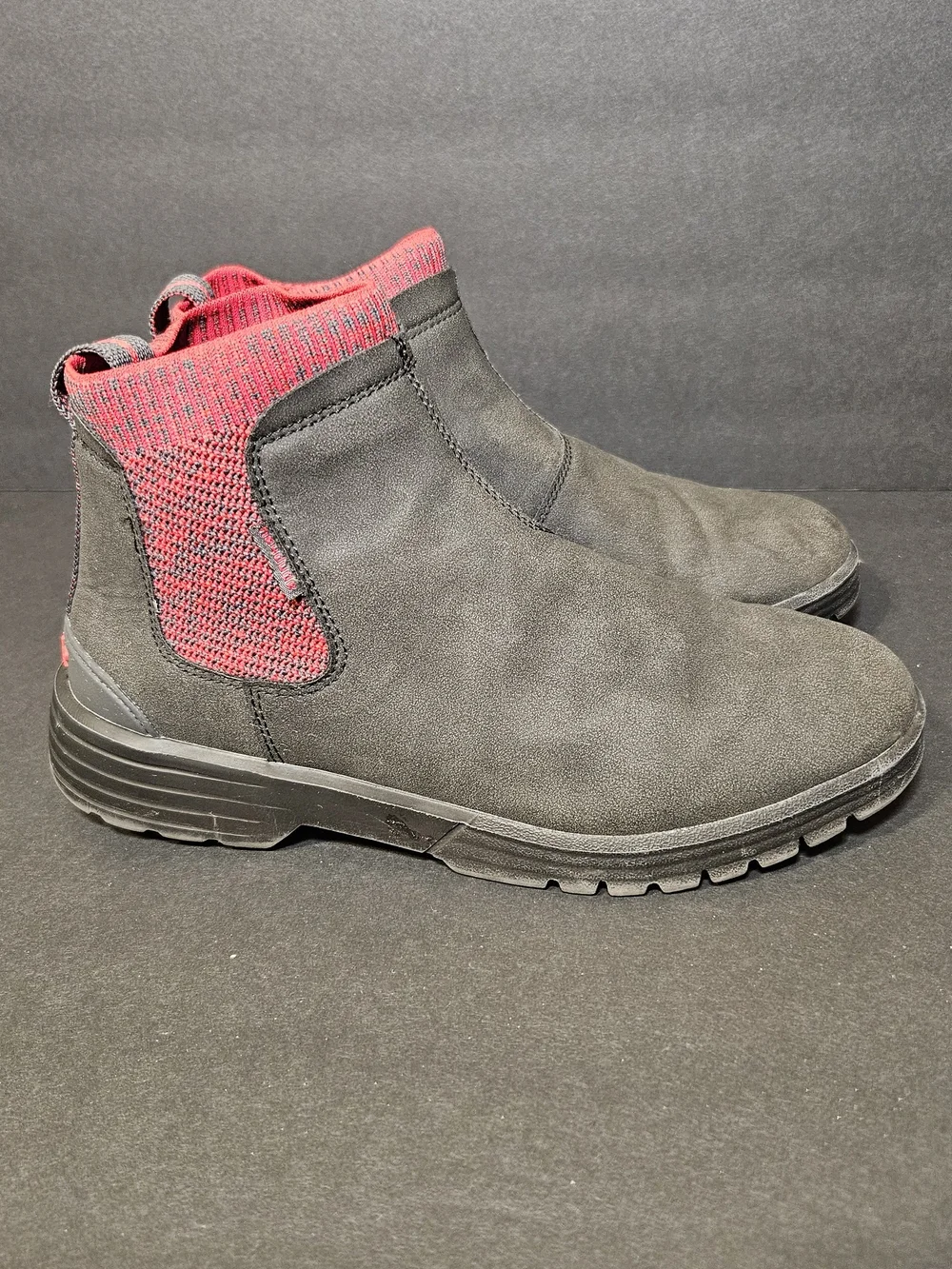 hey dude Kids  Slip-On BOOT in Black & Red